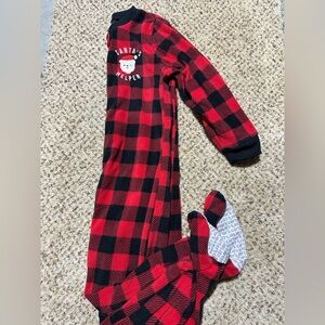 Carters 4T Santa / Christmas Pajamas